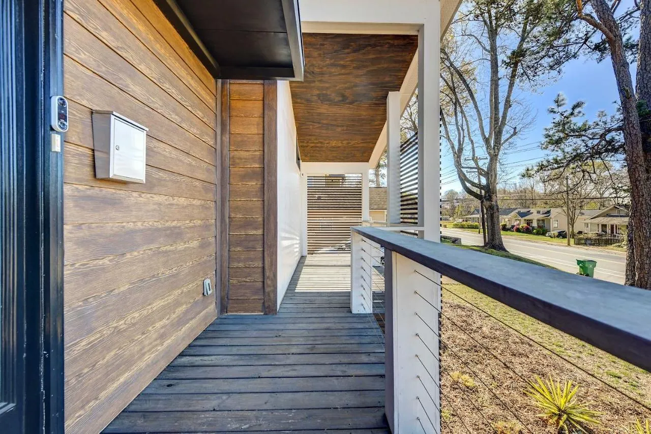 Modern Home With Yard 3 Mi To Uptown Charlotte!