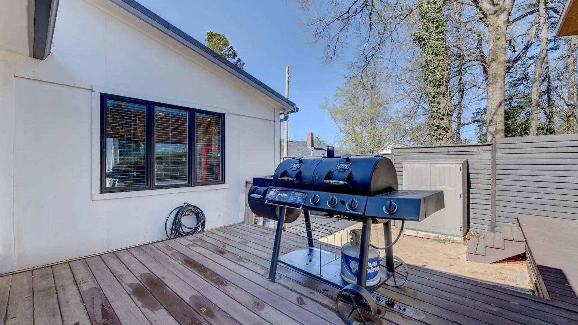 Modern Home With Yard 3 Mi To Uptown Charlotte! בית נופש שרלוט