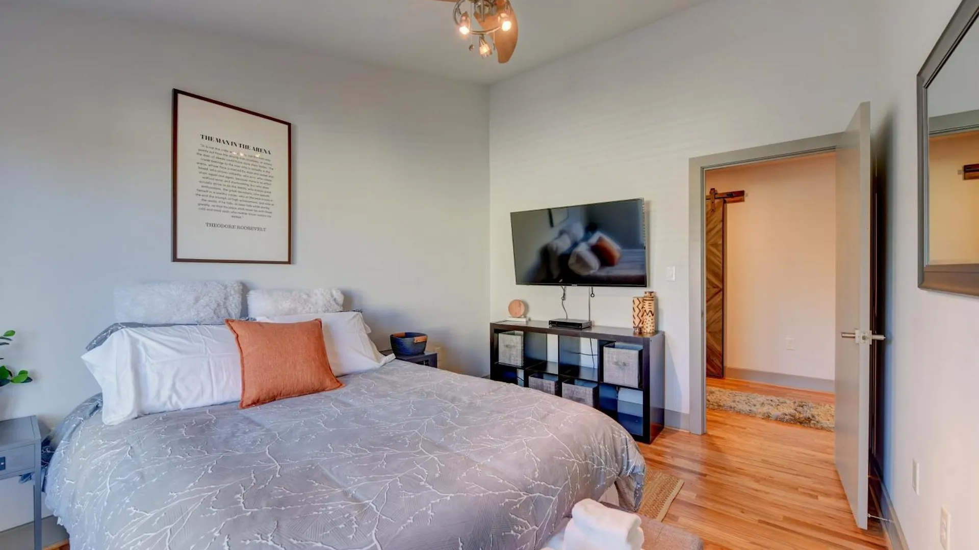 בית נופש Modern Home With Yard 3 Mi To Uptown Charlotte! ארצות הברית