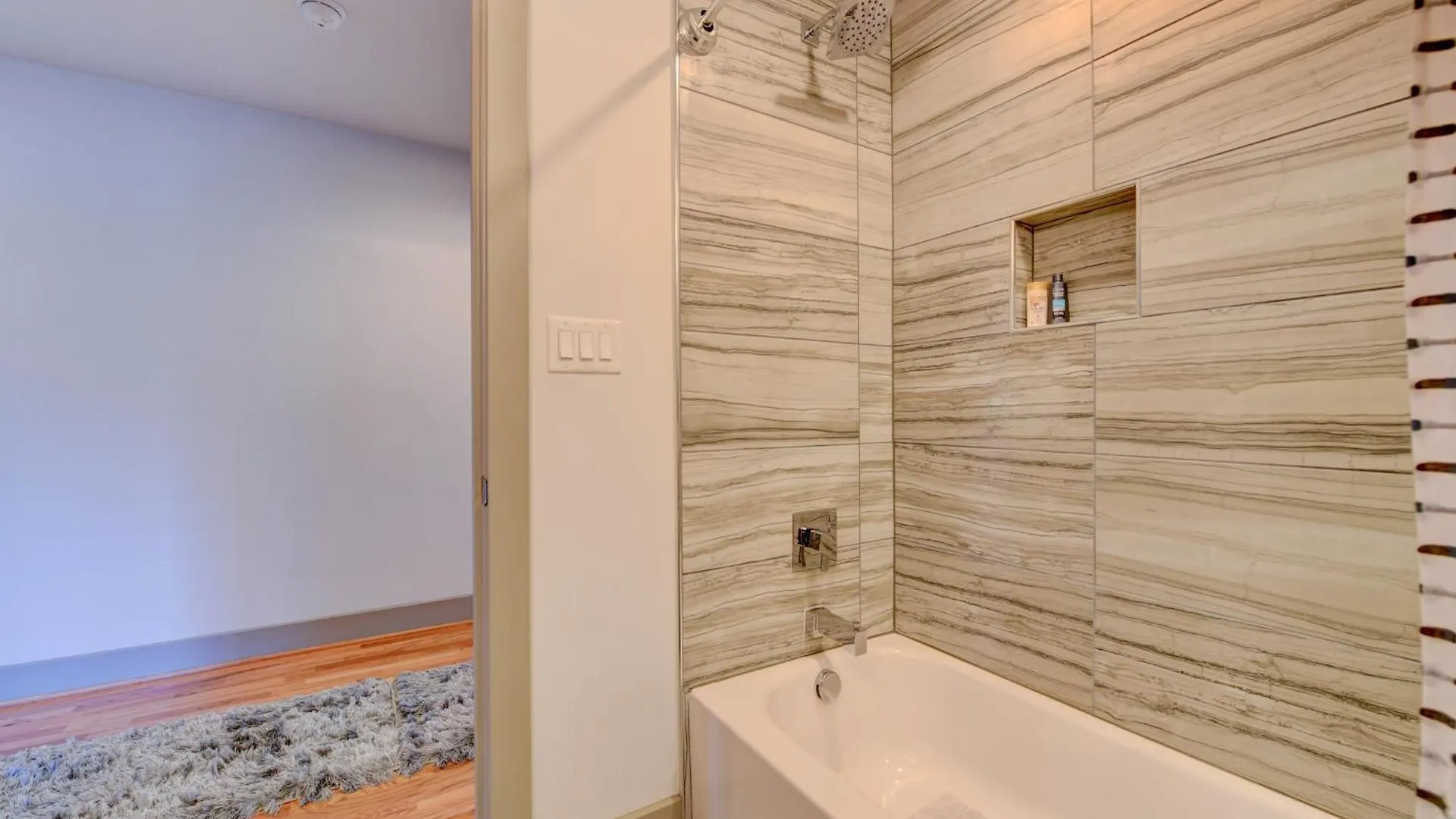 Modern Home With Yard 3 Mi To Uptown Charlotte! בית נופש