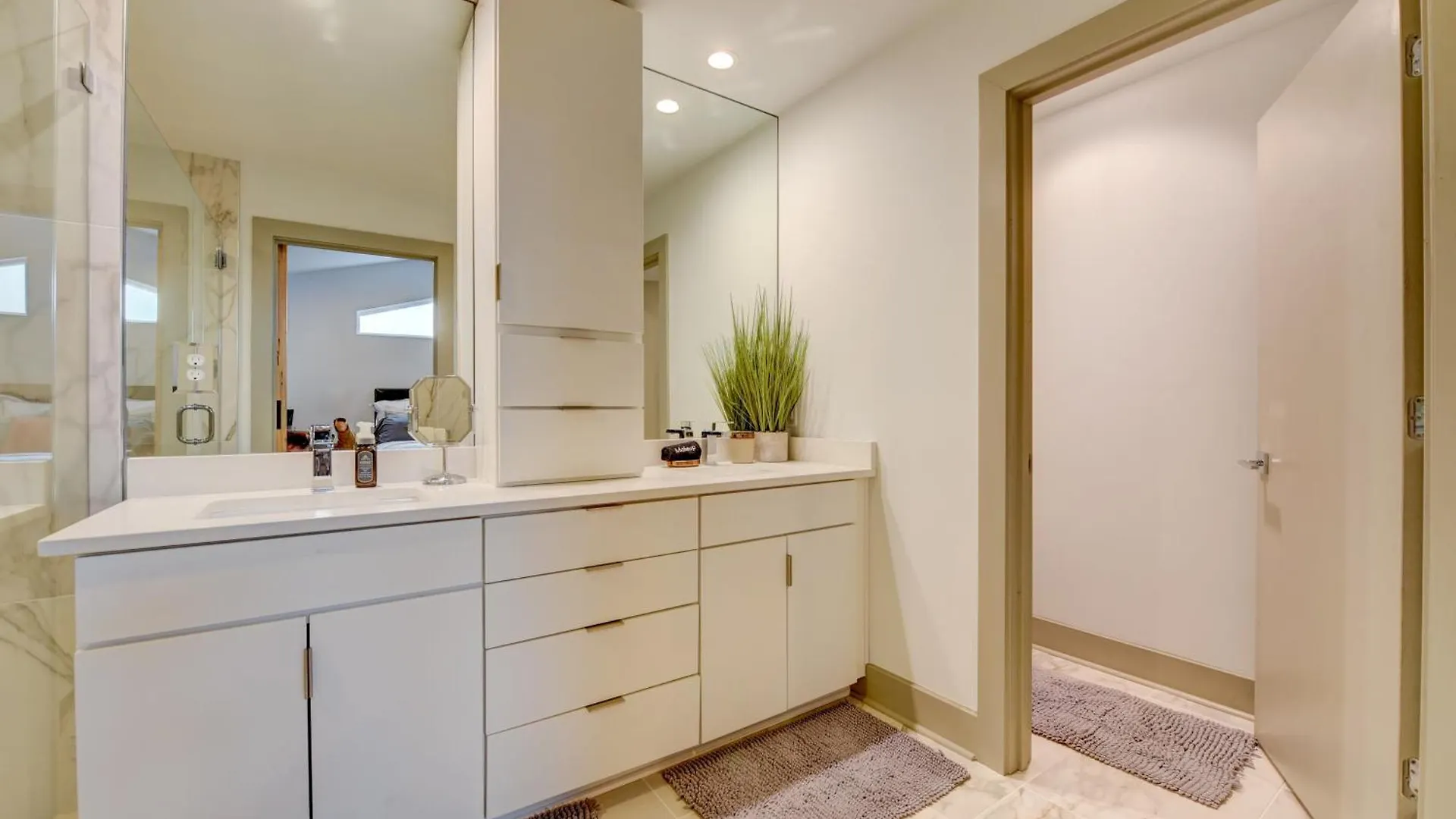 Modern Home With Yard 3 Mi To Uptown Charlotte! שרלוט