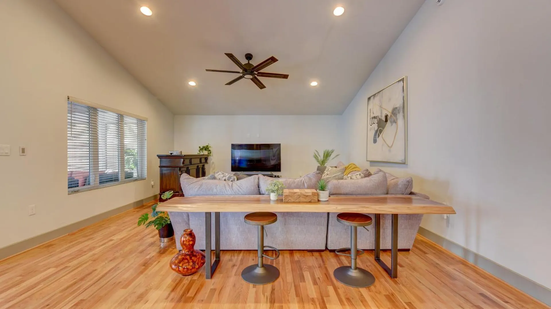 Modern Home With Yard 3 Mi To Uptown Charlotte!